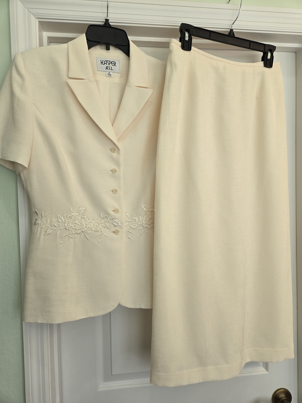 Kasper Women's Cream Floral Embroidered 2PC Skirt Set Church Office Tailored